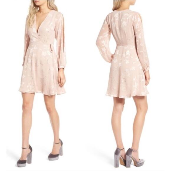 ASTR The Label Floral Blush Burnout Slit‎ Sleeve Wrap Dress Size Medium - Picture 2 of 11
